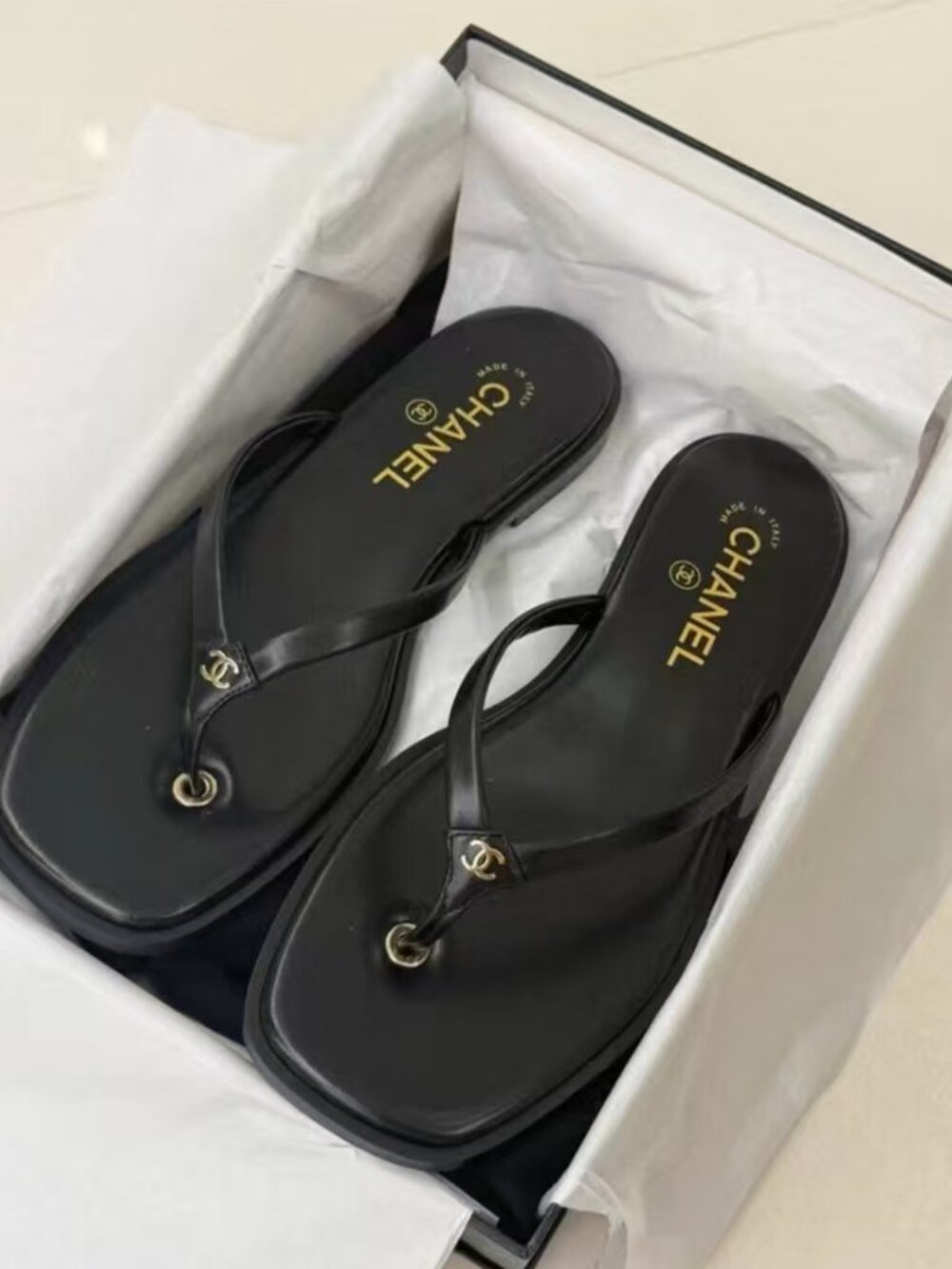 CHANEL Mini Gold CC All-Match Slim Strap Square Toe Flip Flops